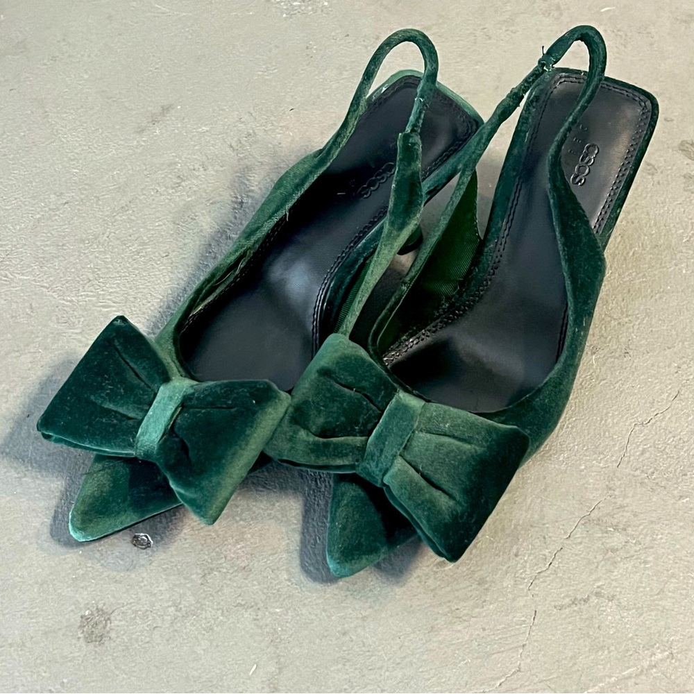 New! ASOS DESIGN Velvet Green Pumps 5.5